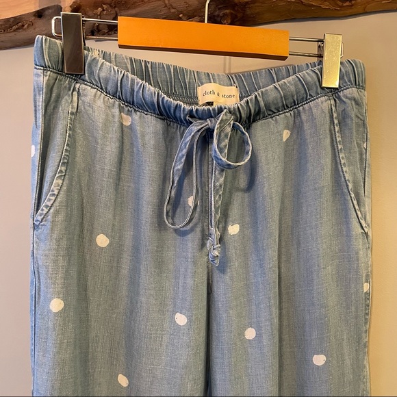 Cloth & Stone | Chambray Polka Dot Joggers - Picture 4 of 6